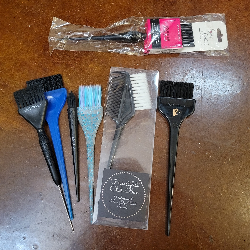 Hair Coloring Brush Set in Black, Blue, and White
